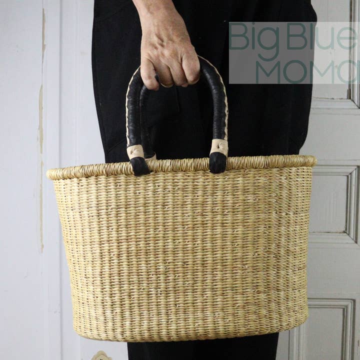 Panier ovale avec deux poignées - Surnaturel pour la vente par Big Blue Moma