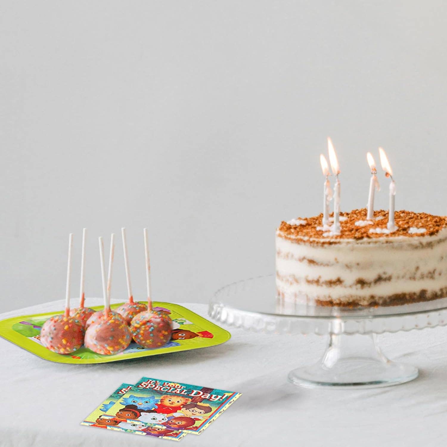 Mighty Mojo Toys – wholesale Disposable tableware pack – Daniel Tiger's Neighborhood Party-In-A-Box - 80 Pieces Party3