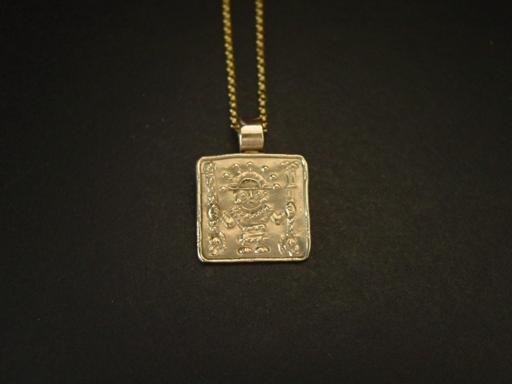 Vis a Vis Jewelry - Vente Breloques/médailles personnalisées - Pendentif Viracocha - Dieu créateur inca - Sculpté à la main4