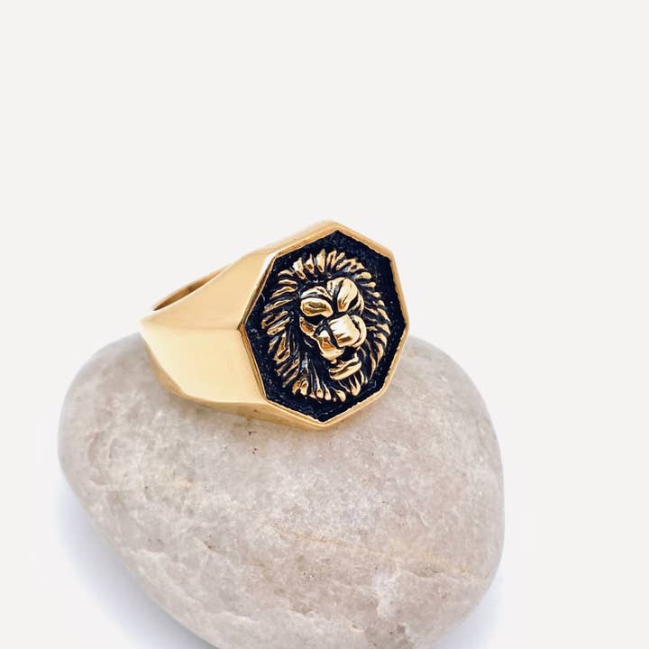 Mio Queena - Wholesale Signet Ring - Lion's Head Stainless Steel Ring - MJ/MR