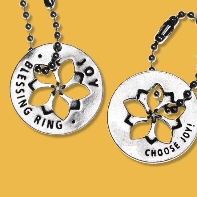 Whitney Howard Designs – Großhandel Band/Stapelring – Kleine Kreise der Liebe mit großer Bedeutung. Blessing Rings®25