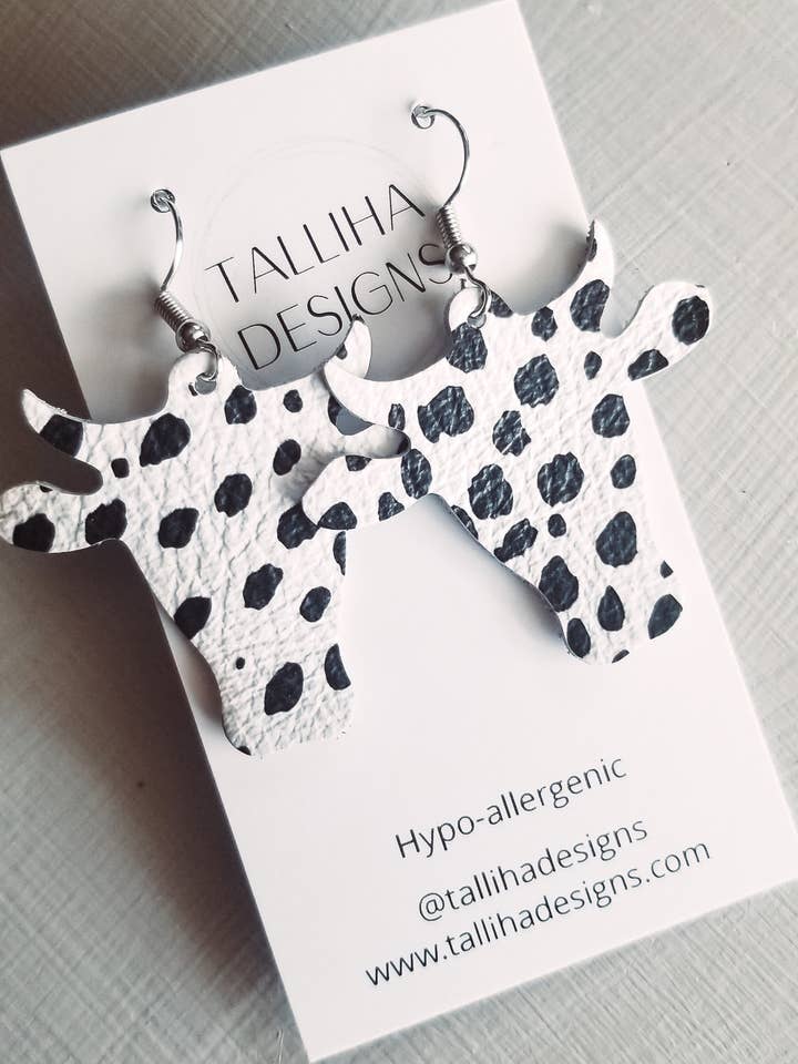 Pendientes de cuero genuino de buey occidental con estampado de vaca manchada para venta al por mayor de Talliha Designs