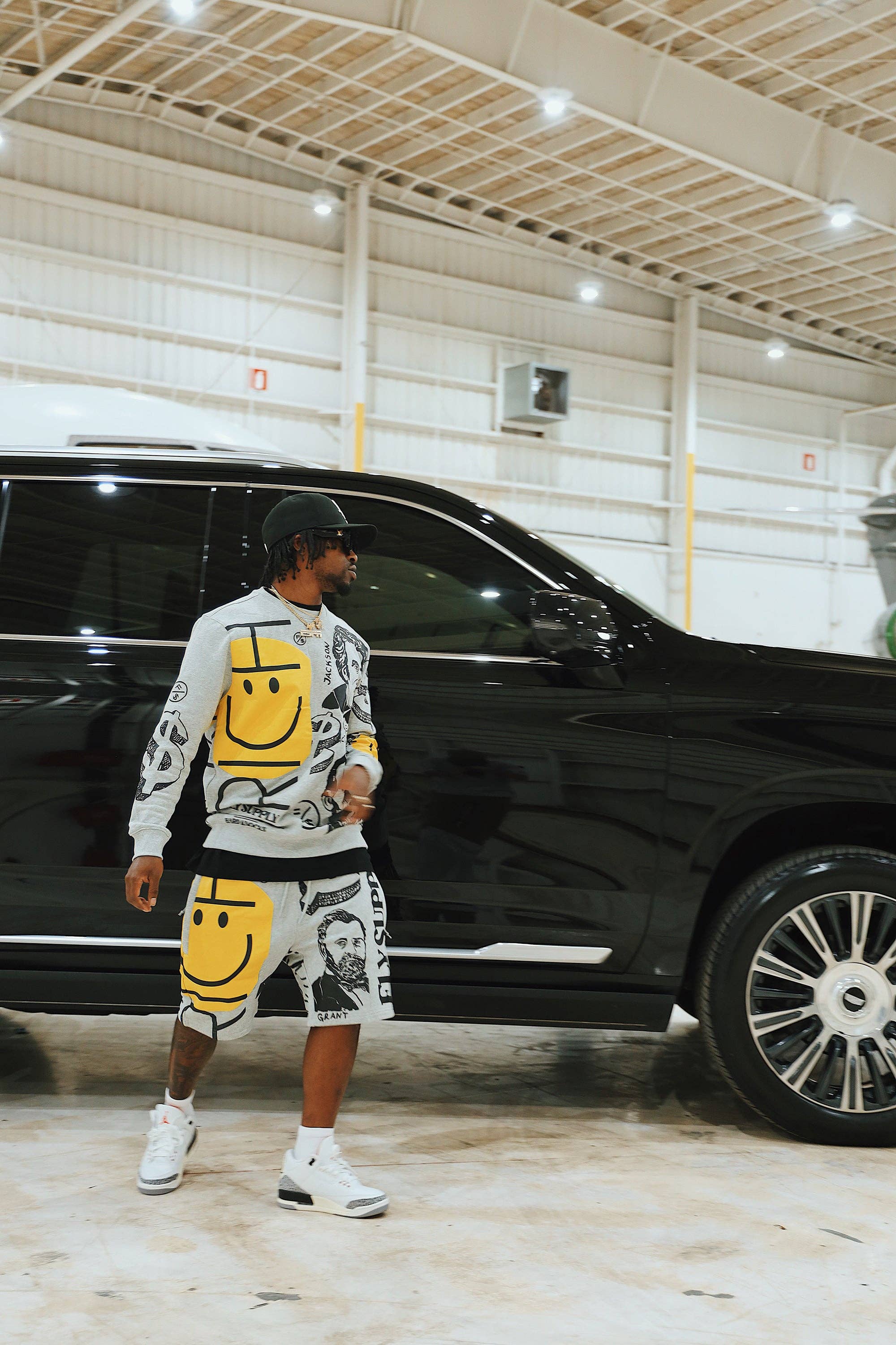 Heather Grey New Rich Crewneck Sweater (Heather Grey) for wholesale on Faire18