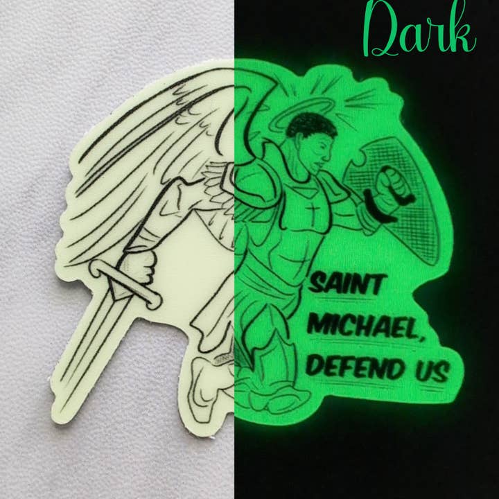 Autocollant phosphorescent Saint Michel pour la vente par worthy of Agape