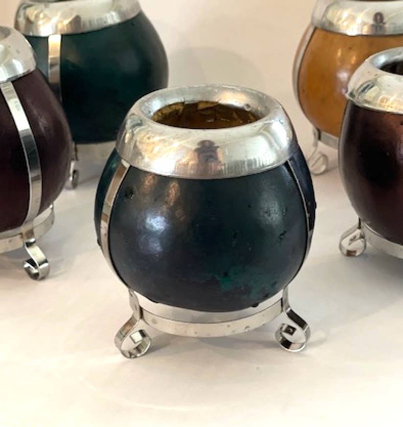 SoulMate Yerba Co. LLC - Wholesale Tea Pot - Maté Gourd with Curled Silver Feet - 4oz1