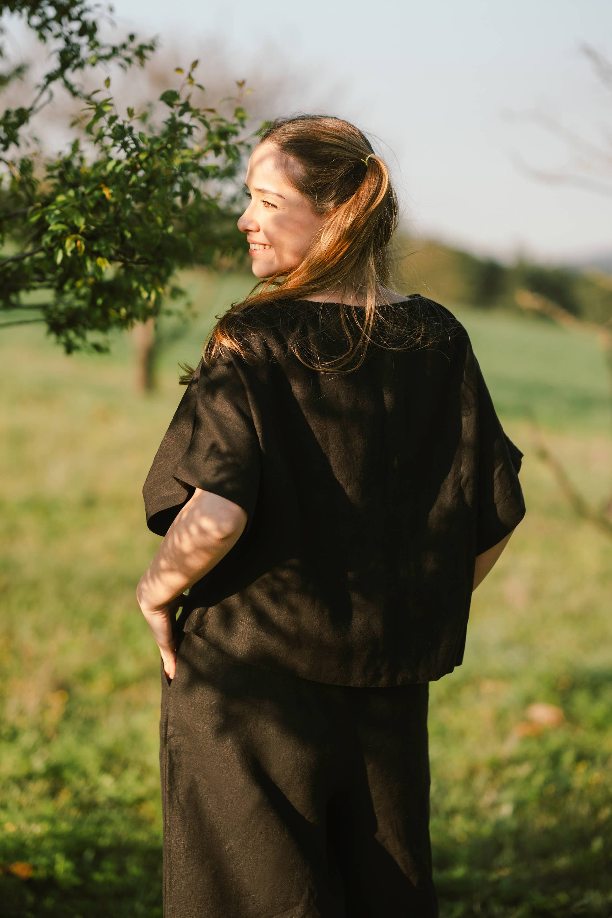 Moa - Wholesale Blouse - Women's - Pure Linen Beige Top10