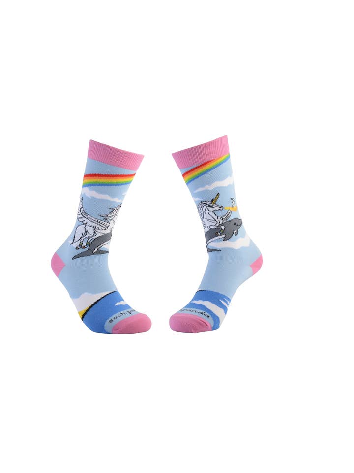 Sock Panda - Venta al por mayor Calcetines - Unisex - Calcetines Land of Dreams - ¡Unicornio que escupe fuego sobre un delfín!
