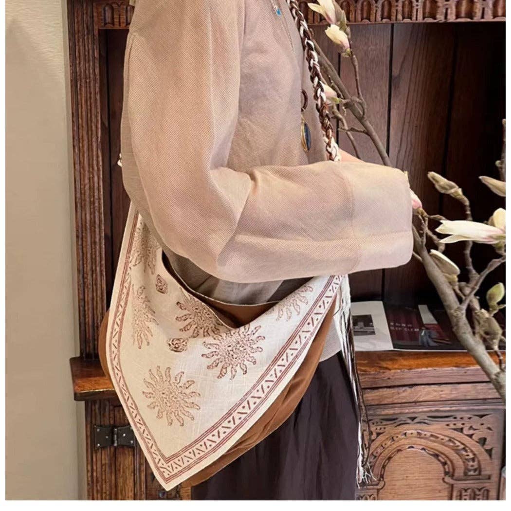 Funkyrel® Atzbranding Limited – Großhandel Tragetasche – Damen – Cosbai - Boho-Dreieckstasche mit Quasten1