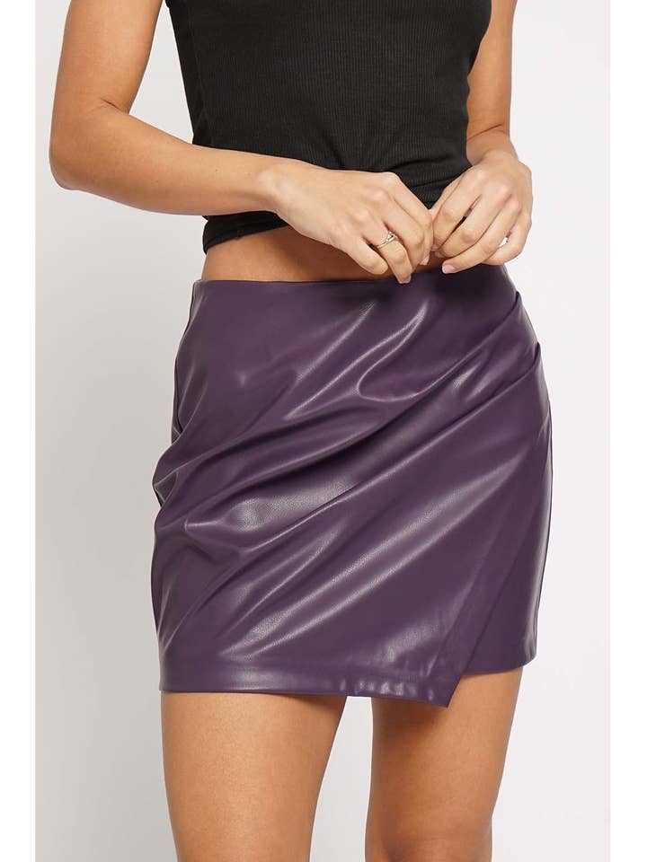 PU SIDE PLISSERET WRAP MINI NEDERDEL for engroshandel hos Sans Souci