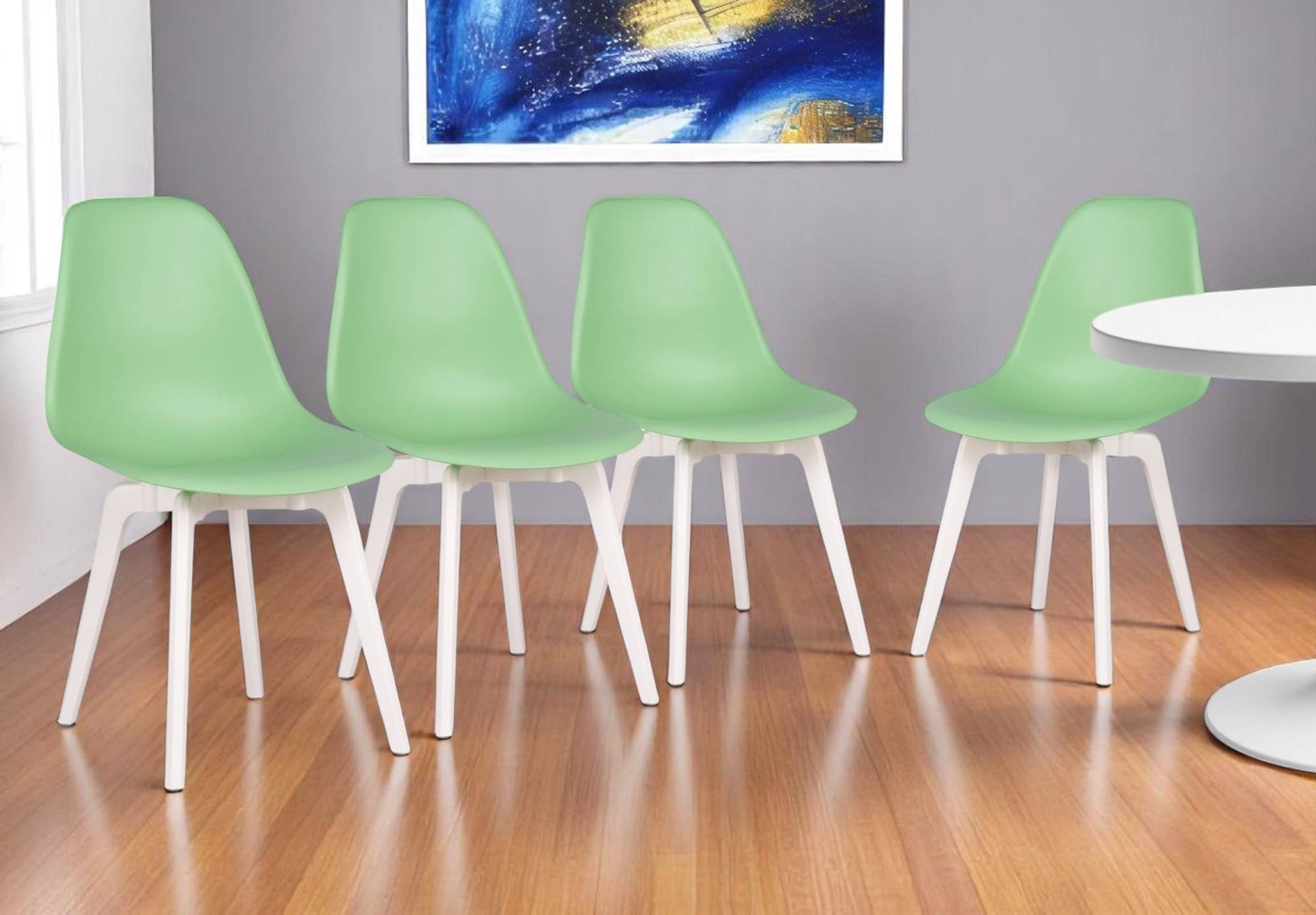 HomeRoots - Vente Chaises - Ensemble de quatre chaises de salle à manger en plastique robuste vert menthe et blanc1