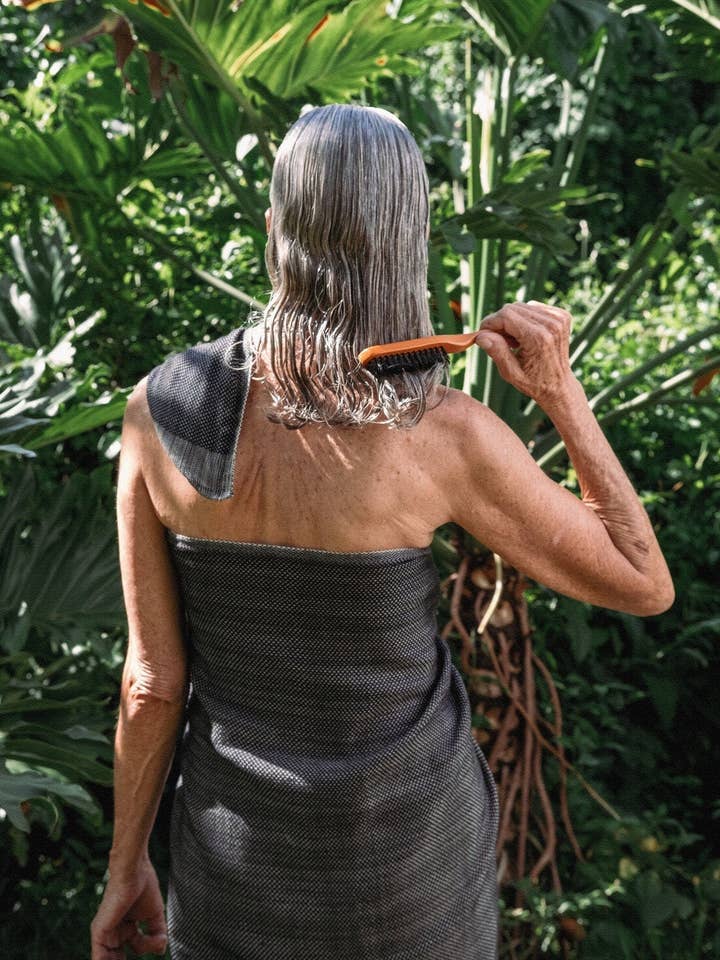 Cotton Handwoven Waffle-weave Bath Sheet (TONKA BEAN) for wholesale by Fouta Harissa