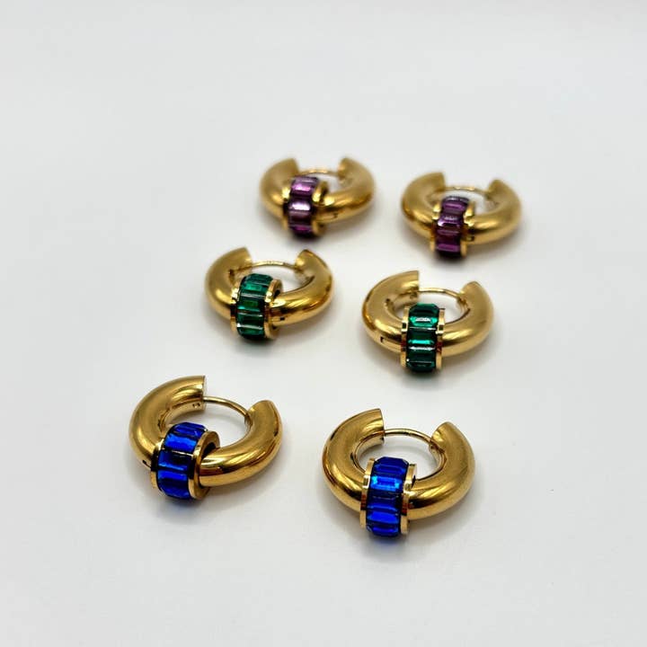 DUESTELLE ITALIA - Wholesale Huggie Earrings - Luna Bolt Hoops - Rounded Hoop Earrings with Zirconia2