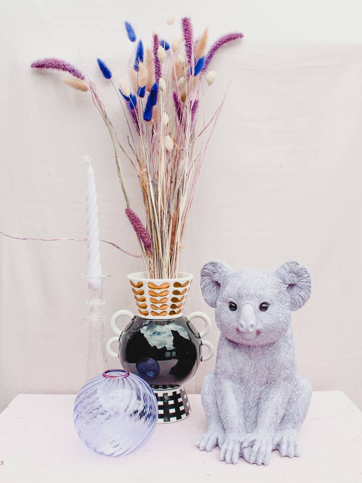 Boeket 6 Purple Lovebirds for wholesale by Ratatouille Creative Studio