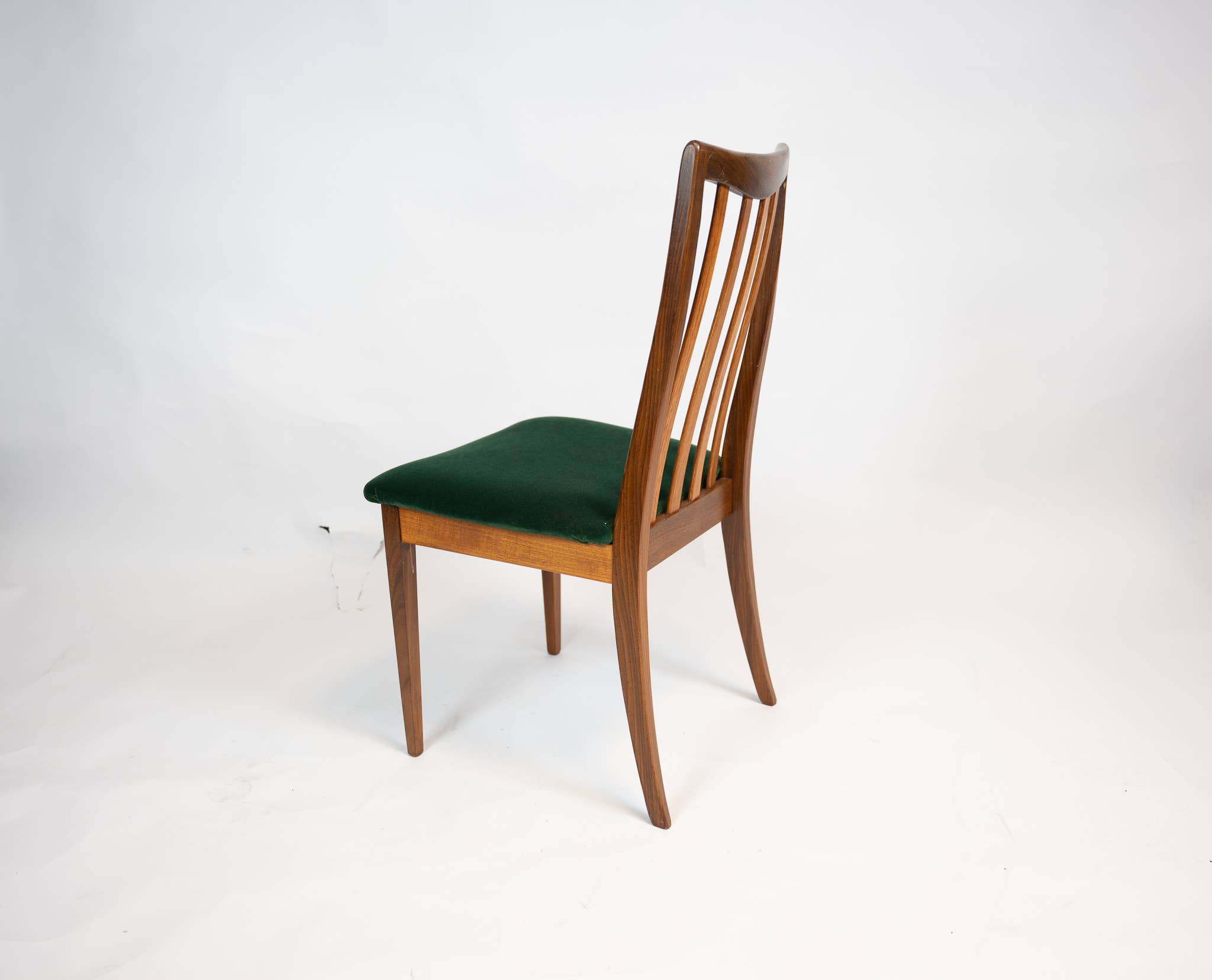 Sustainable & Salvaged - Wholesale Stoel - G-plan Velvet eetkamerstoel uit het midden10