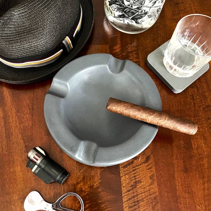 Storcks Designs - Wholesale Humidor/Cigar Accessory - Large Round Cuban Concrete Cigar Ashtray