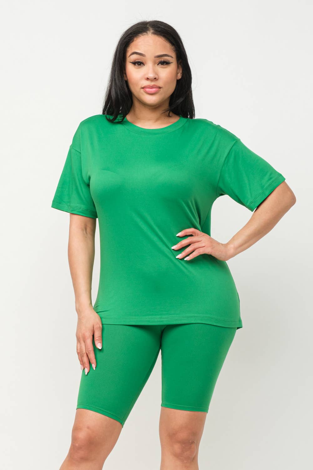 Julia by LoveJ - Vendita all'ingrosso Completo loungewear - Donna - Set di pantaloncini da bici con scollo tondo spazzolato24