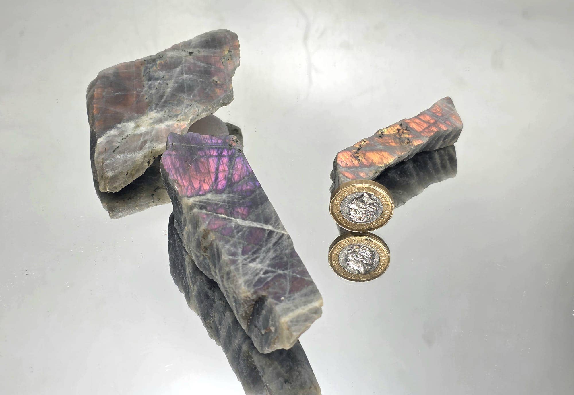 Distinction Crystals - Vente Pierre et cristal de spiritualité - Tranches de cristal de labradorite violette 250g lot3