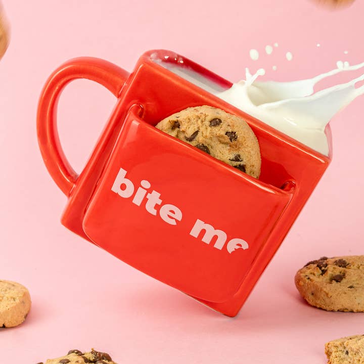 Pocket mug "bite me" for wholesale by Fisura