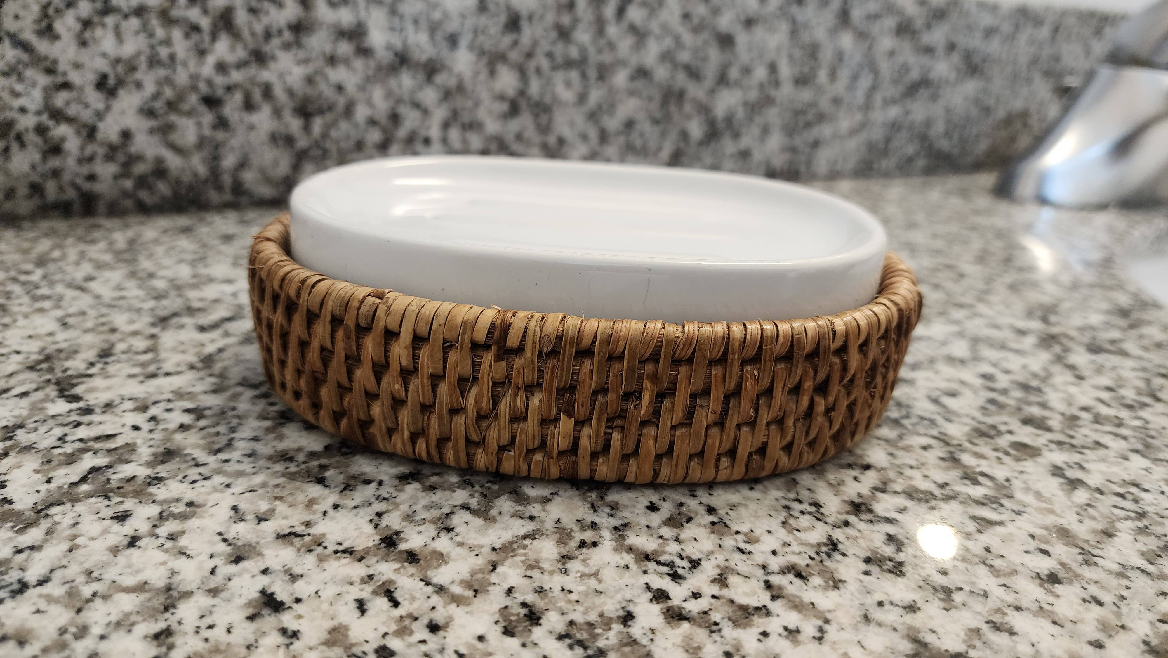 Artifacts Trading Company – Engroshandel Sæbeskål til bad – Rattan oval sæbeskål med keramisk indsats8