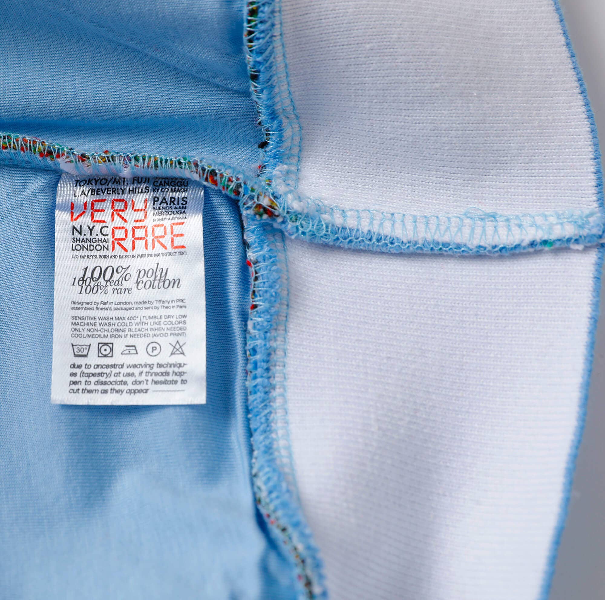 VERYRARE – Großhandel Hoodie – Herren – Heaven – Design von Raf Reyes mit Dualitätsmotiv8