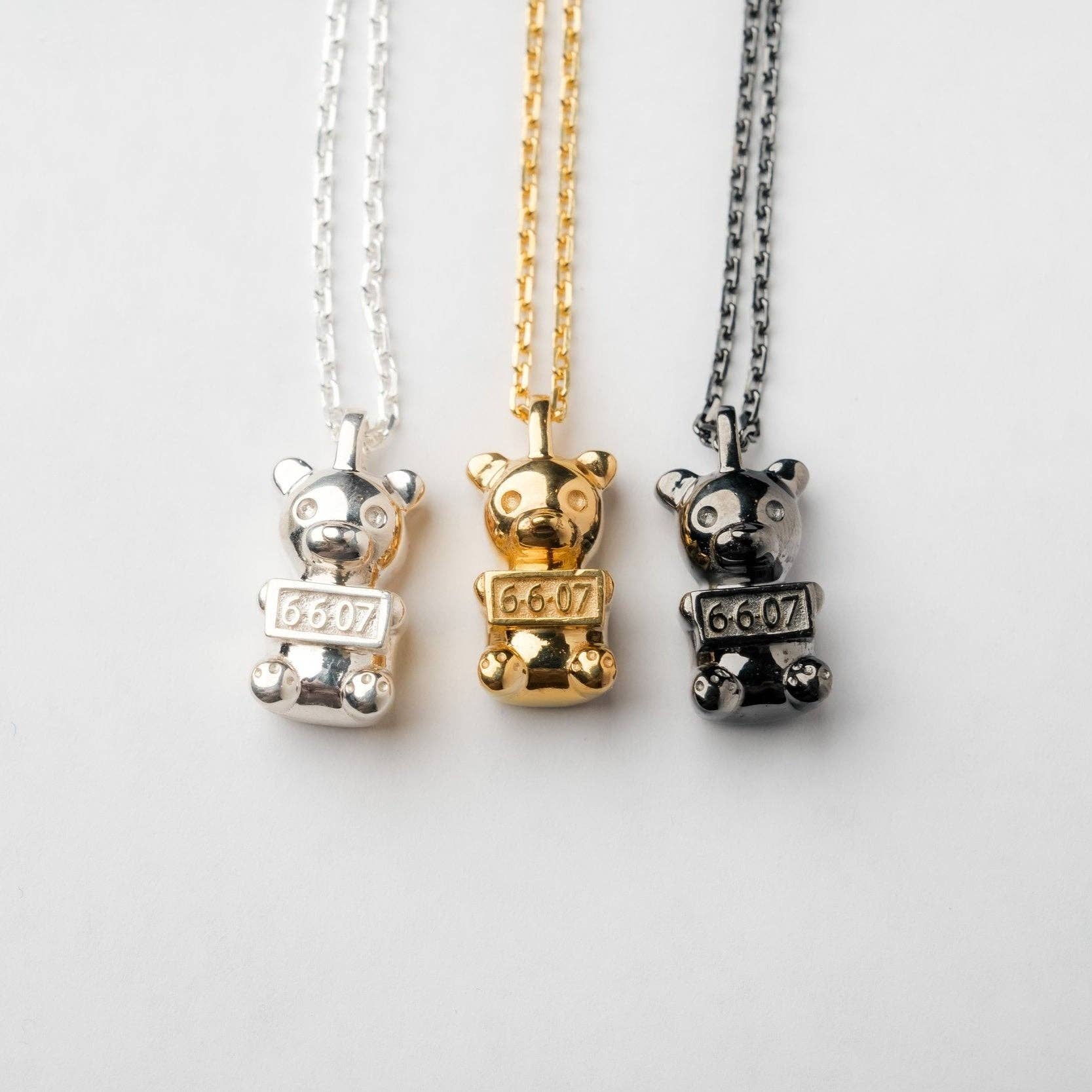 Vandal Gummy Bears - Wholesale Pendant/Charm Necklace - "Vandal Gummy" Necklace - 18k Gold (plated)3