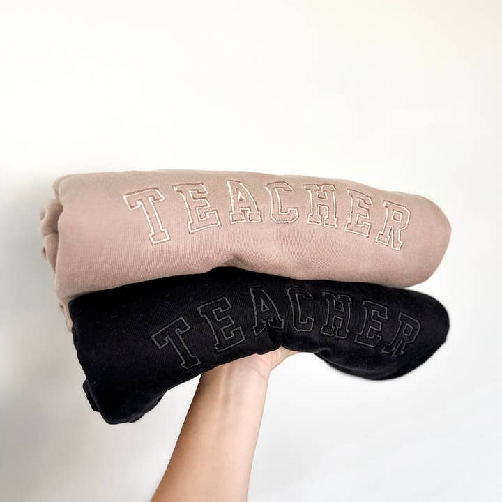 Sudadera Teacher con cuello redondo, diseño bordado del equipo universitario para venta al por mayor de Merce and Company