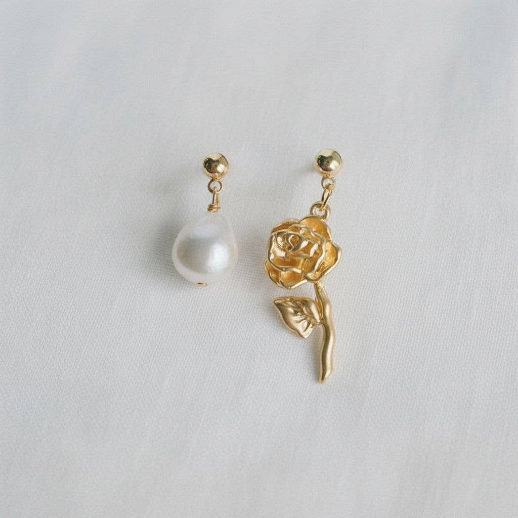 Ellemadera - Wholesale Dangle Earrings - Vintage Inspired Freshwater Pearl Rose Dangle Earrings0