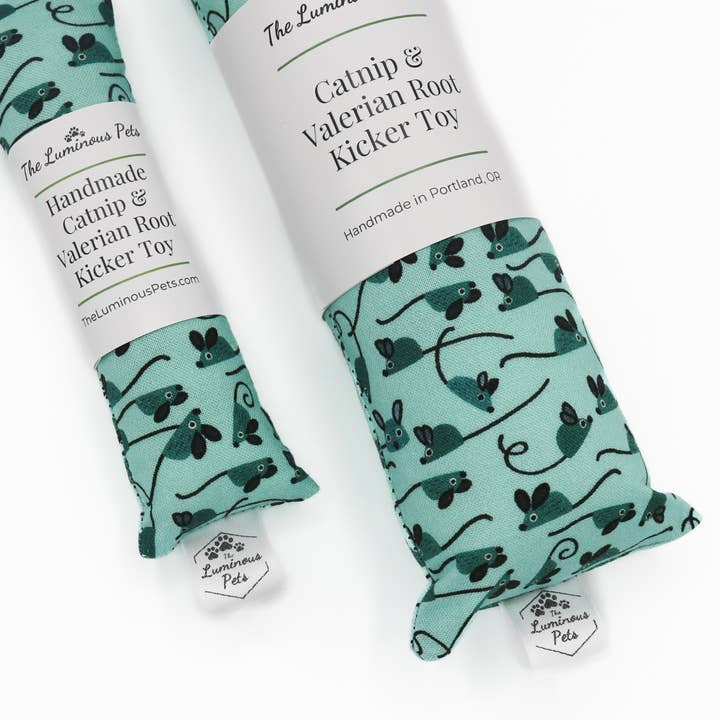 The Luminous Pets – wholesale Pet toy – Cat – Catnip with Valerian Root Cat Toy | Green Mice | Cat Kicker2