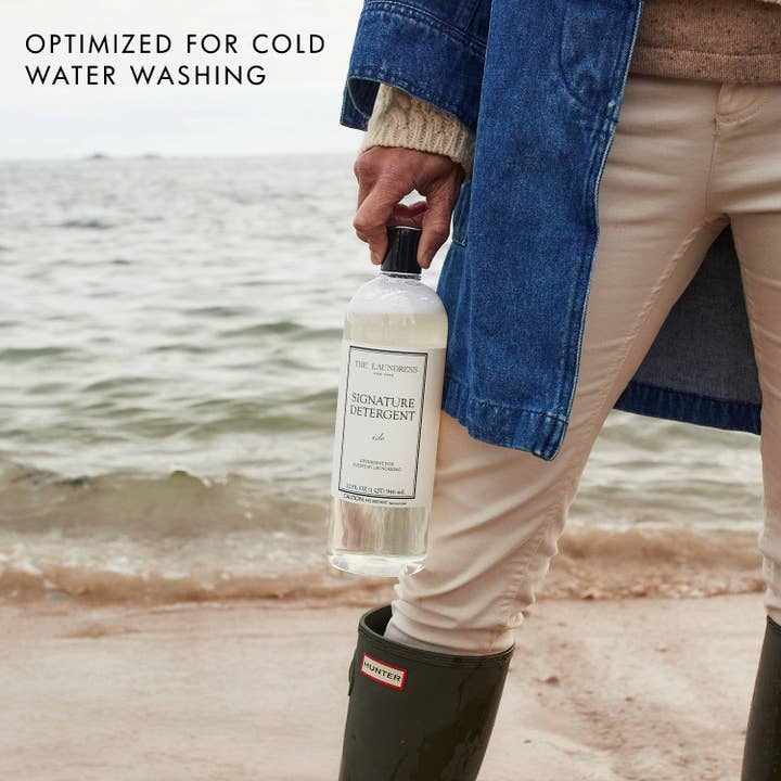 The Laundress - Wholesale Liquid Laundry Detergent - Signature Detergent Isle5