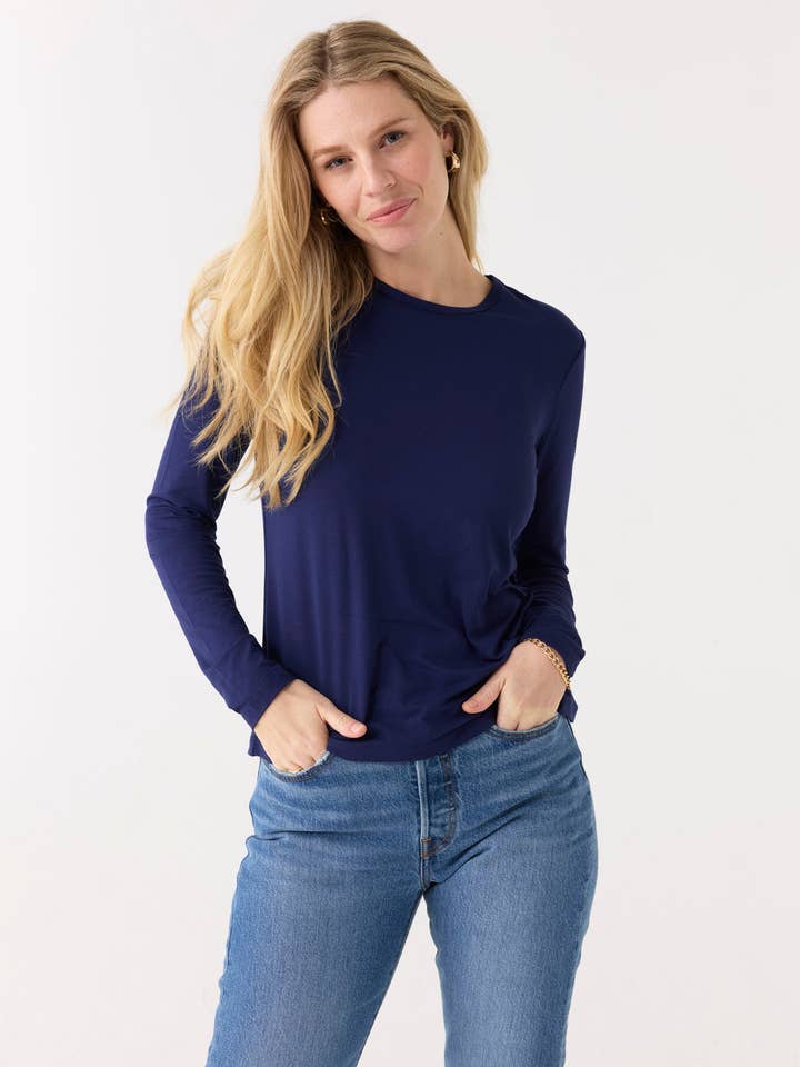 Langærmet top i marineblå (862-CC-1931) for engroshandel hos Cabana Life