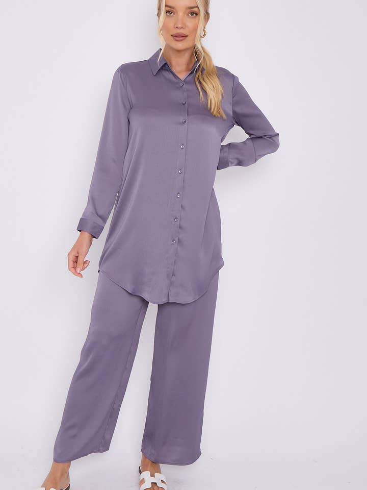 Set camicia e pantaloni coordinati in crêpe satin grigio viola per la vendita all'ingrosso da parte di Love Sunshine Wholesale