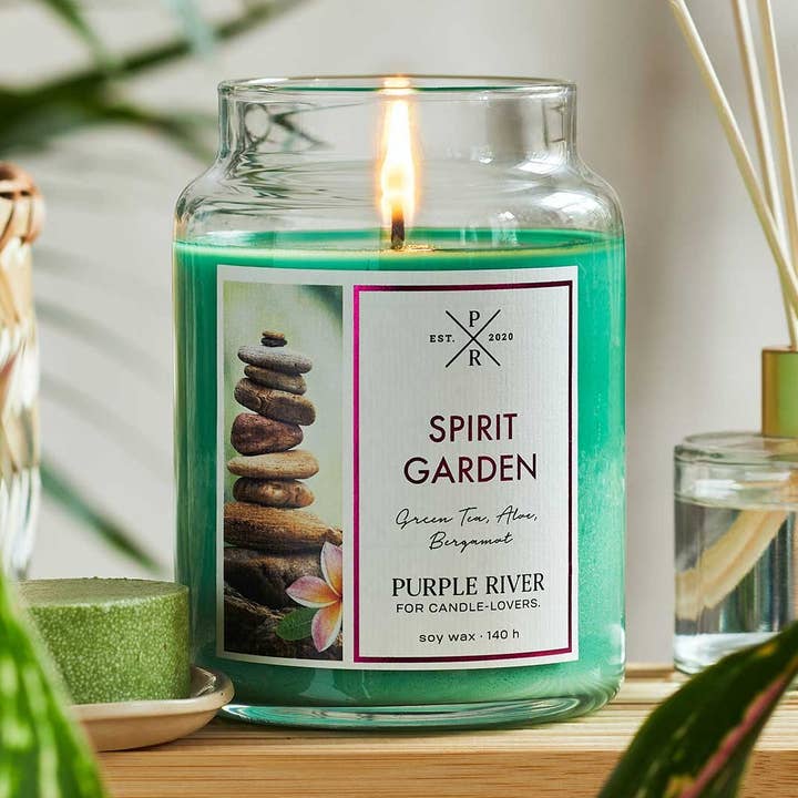 Candela profumata Spirit Garden - 623g per la vendita all'ingrosso da parte di Purple River