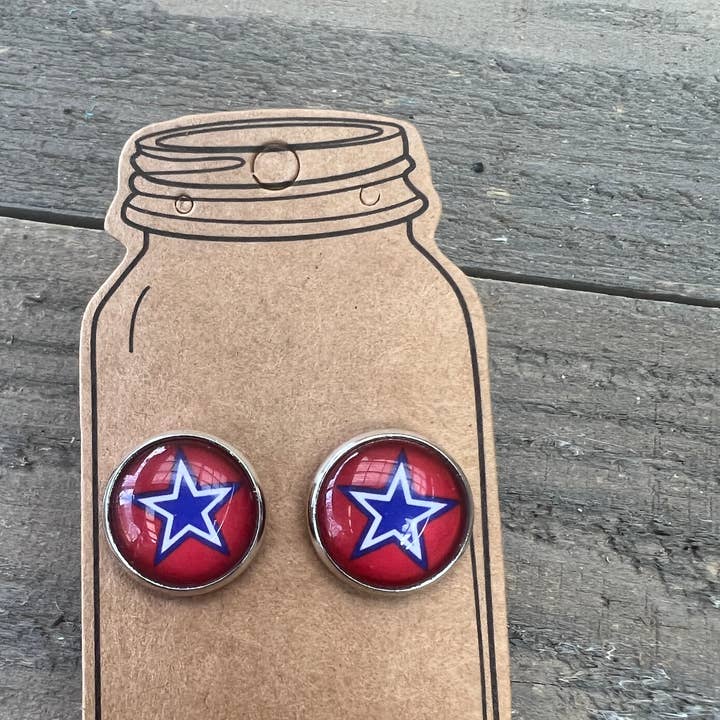 Orecchini a bottone USA a forma di stella rossa e blu per la vendita all'ingrosso da parte di Jill's Jewels