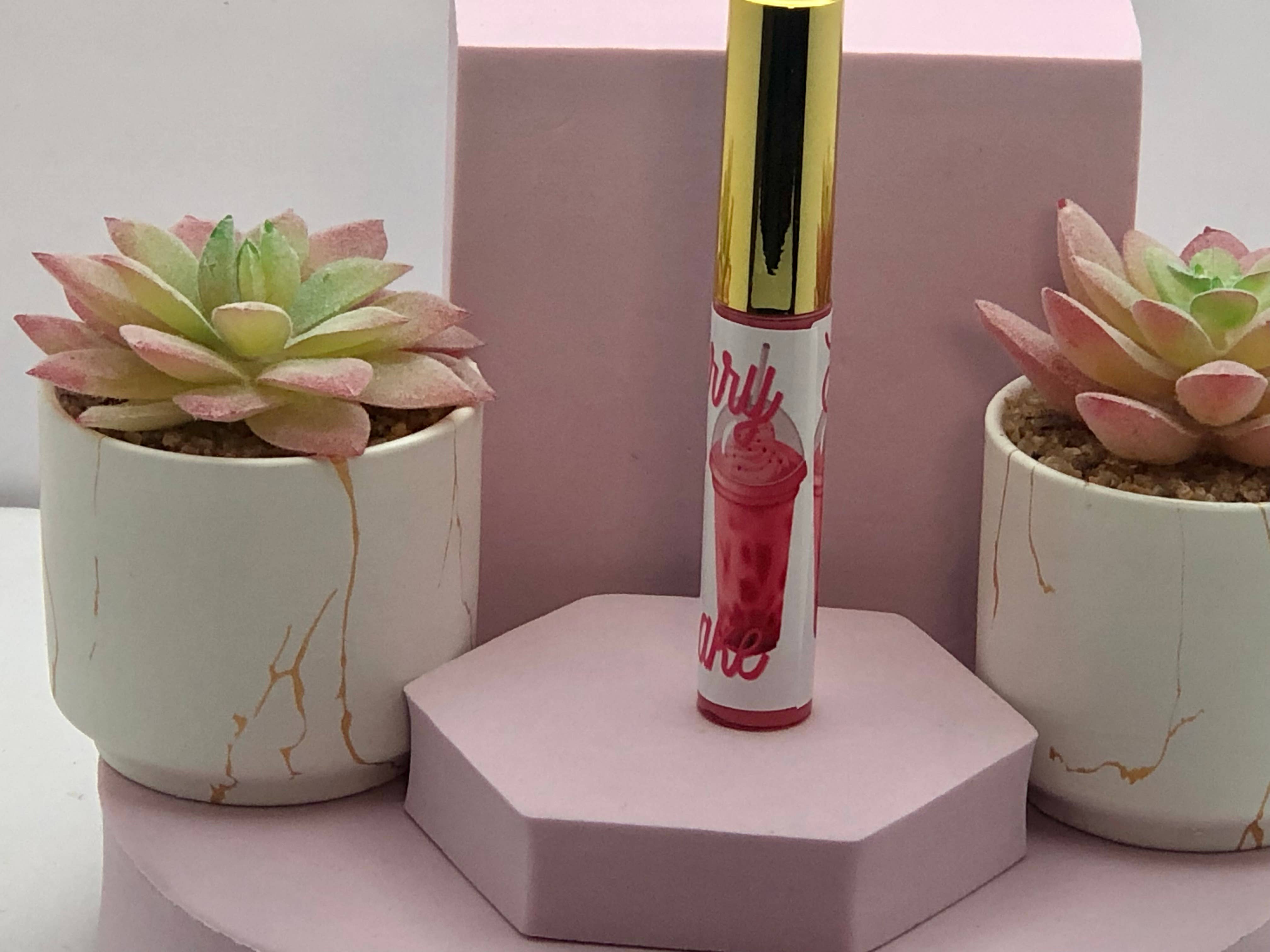 Cleo Nala - Vente Brillants à lèvres et gloss - Brillant à lèvres Strawberry Milkshake1