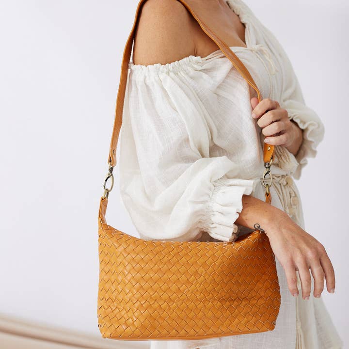 Nakoa The Label - Wholesale Shoulder bag – women's - Lombok Woven Hobo Bag - Tan3