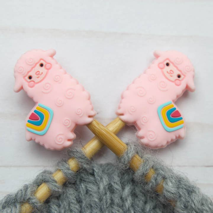 Lama rose | Stitch Stitch Stoppers pour la vente par Fox & Pine Stitches