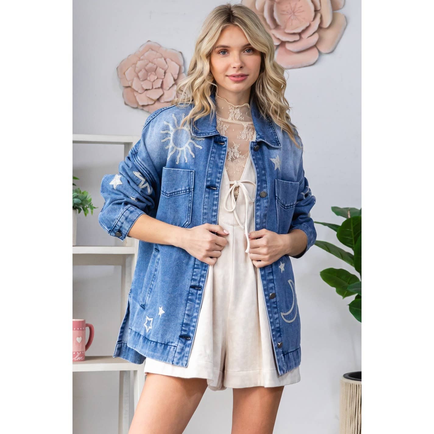 Lavaggio medio Giacca in denim ricamata in vendita all'ingrosso su Faire4