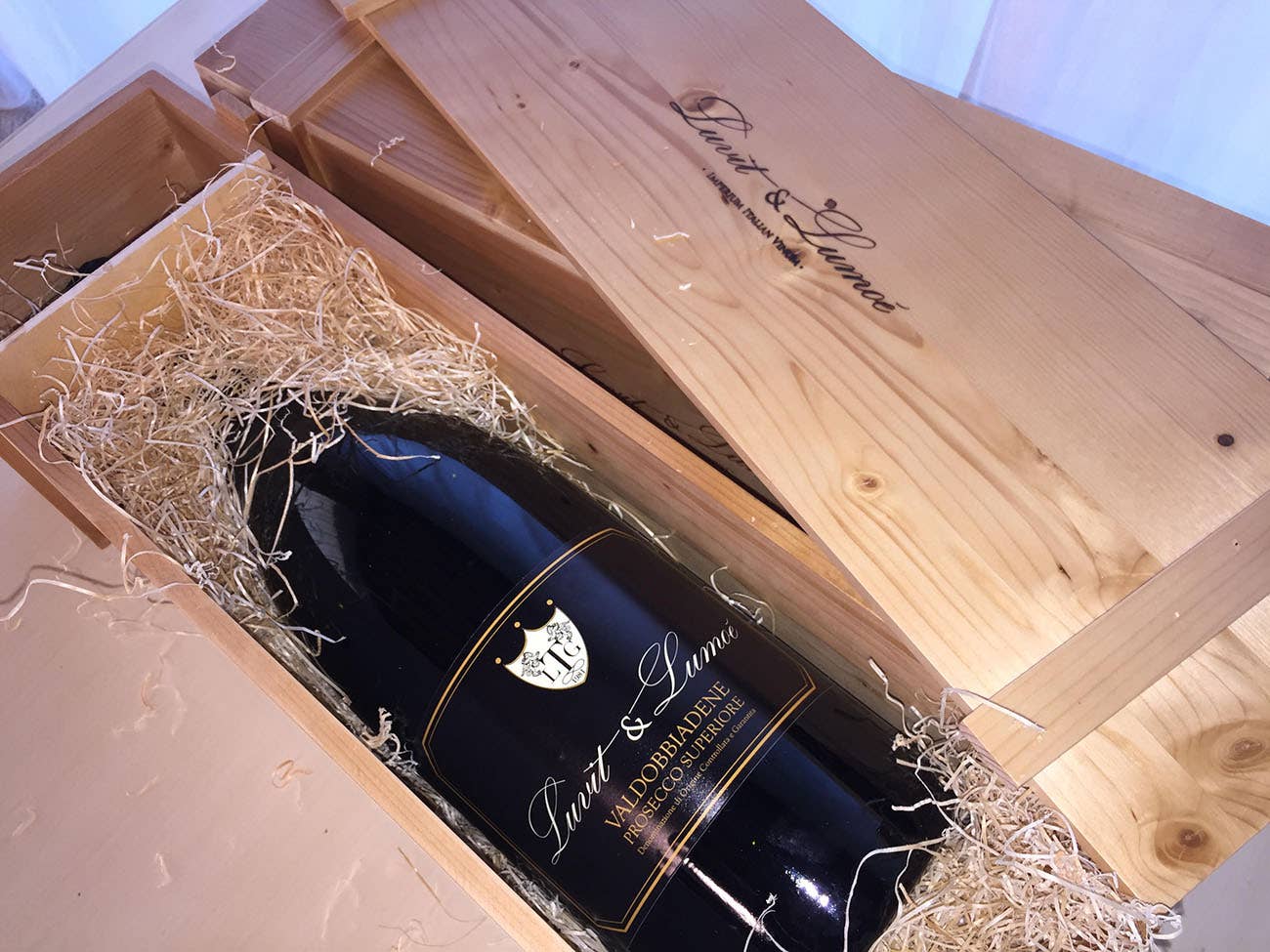 Luvit & Lumoè - Wholesale Champagne/Sparkling Wine - Salmanazar Prosecco 9 Liters - Wooden Box1