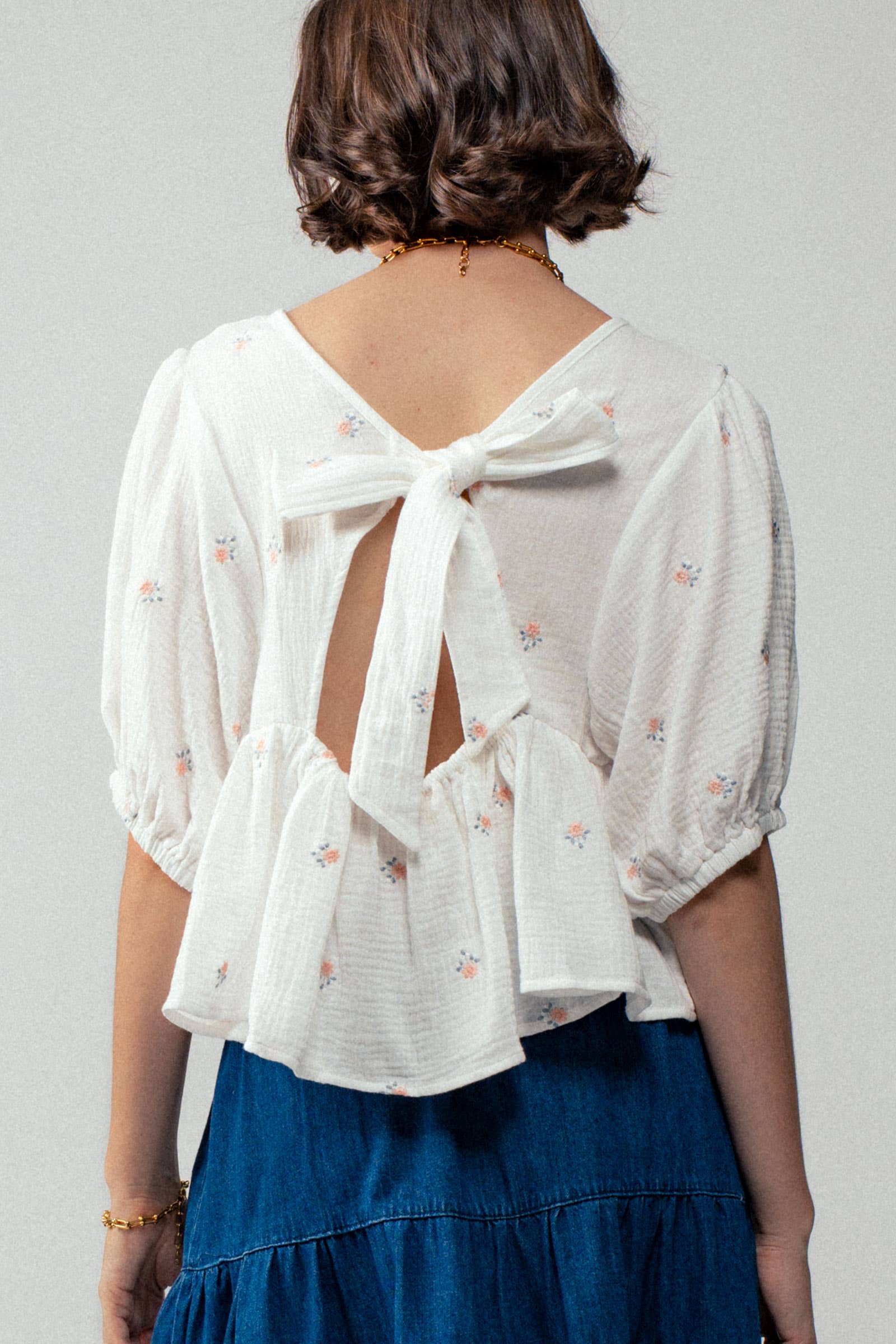 Urban Daizy - Wholesale Blouse - Women's - Floral Embroidered Gauze Blouse21