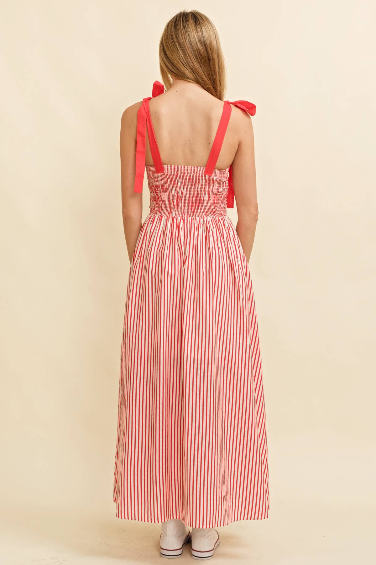 Cloud Ten - Venta al por mayor Vestido - Mujer - Vestido largo a rayas con tirantes anudados en los hombros14