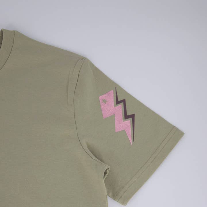 T-shirt unisexe à boulon électrique \ u2014 Bluebell + Bear pour la vente par Bluebell + Bear