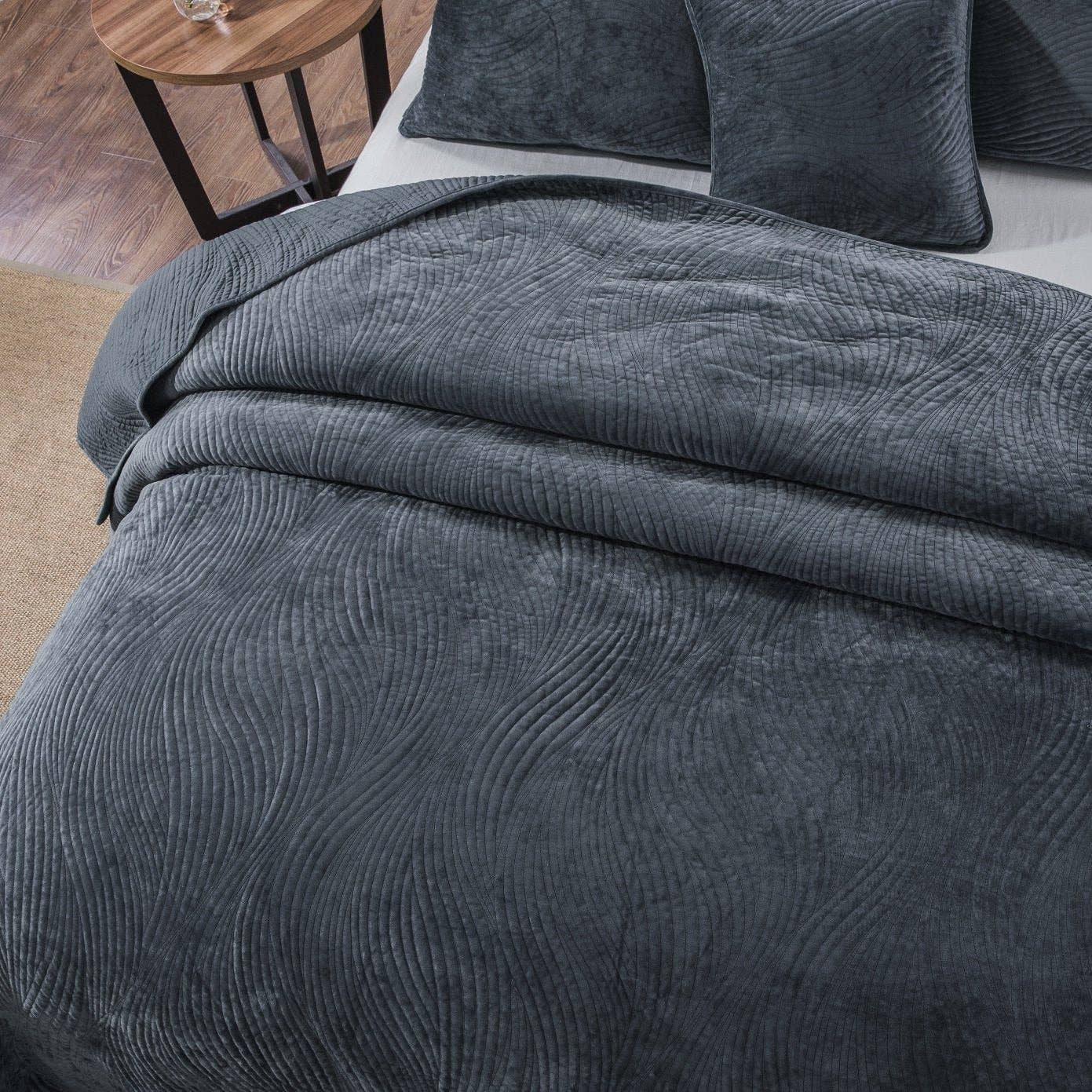 Tache Home Fashion - Wholesale Quilt - Tache Plush Dreams Steel Navy Blue Waves Velvet Quilt Set (JHW-852BL)2