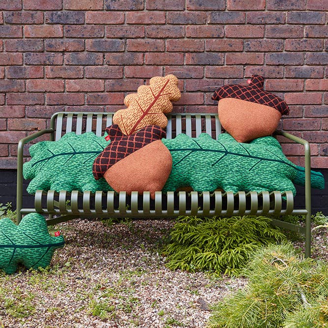 Donna Wilson - Vente Coussins de chaise - Coussin feuille de chêne vert1