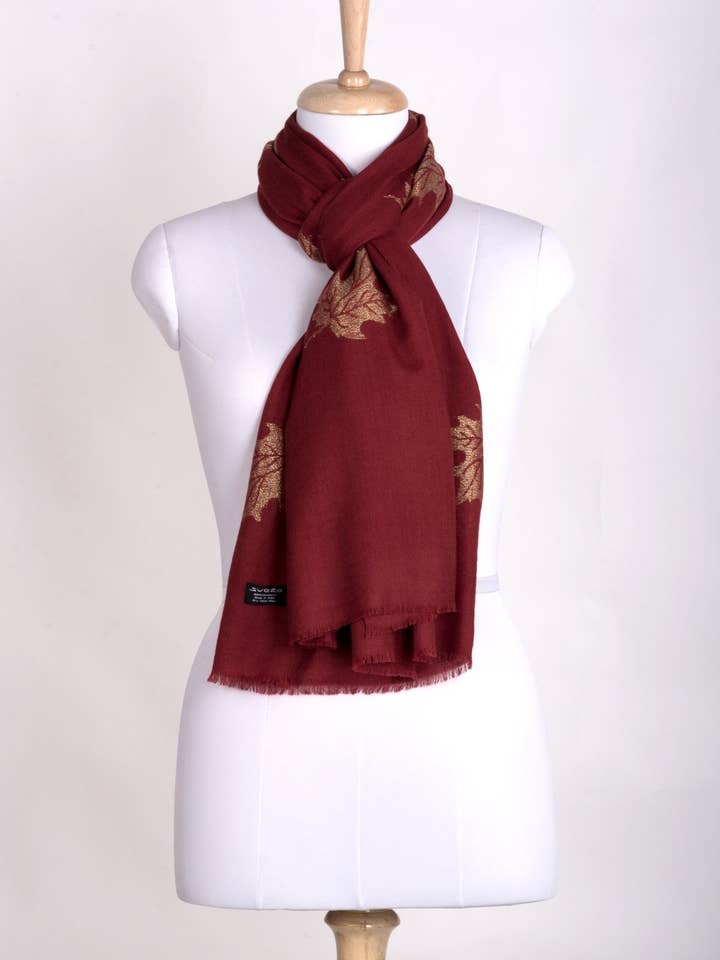 Bufanda de lana de cachemira de hoja de arce dorado, color carmesí para venta al por mayor de SVEZElife