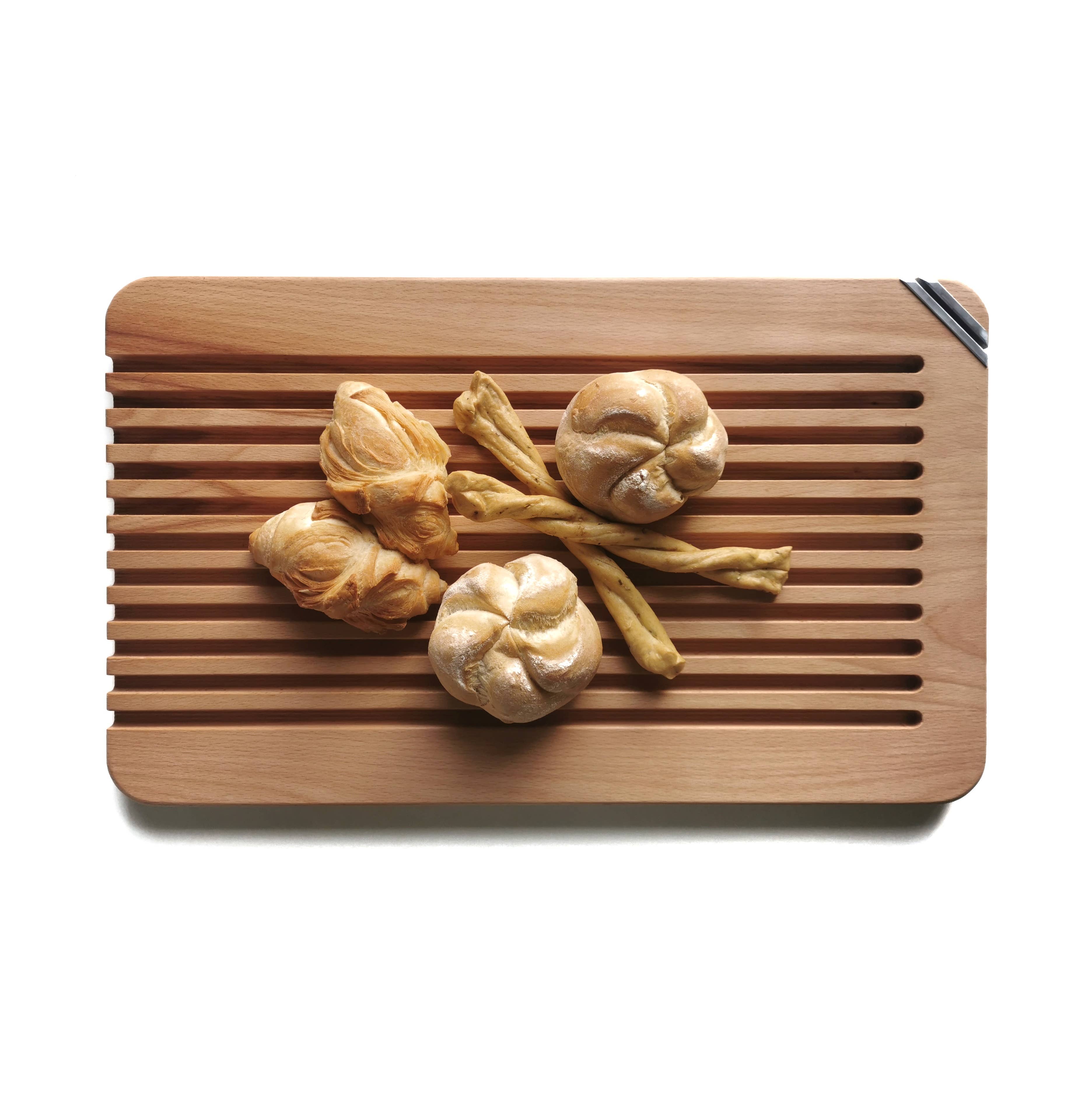 Falegnameria 2T di Tirabassi M. e L. s.n.c. - Vendita all'ingrosso Taglieri - Tagliere per il pane in faggio (50x30x2,6 cm)1