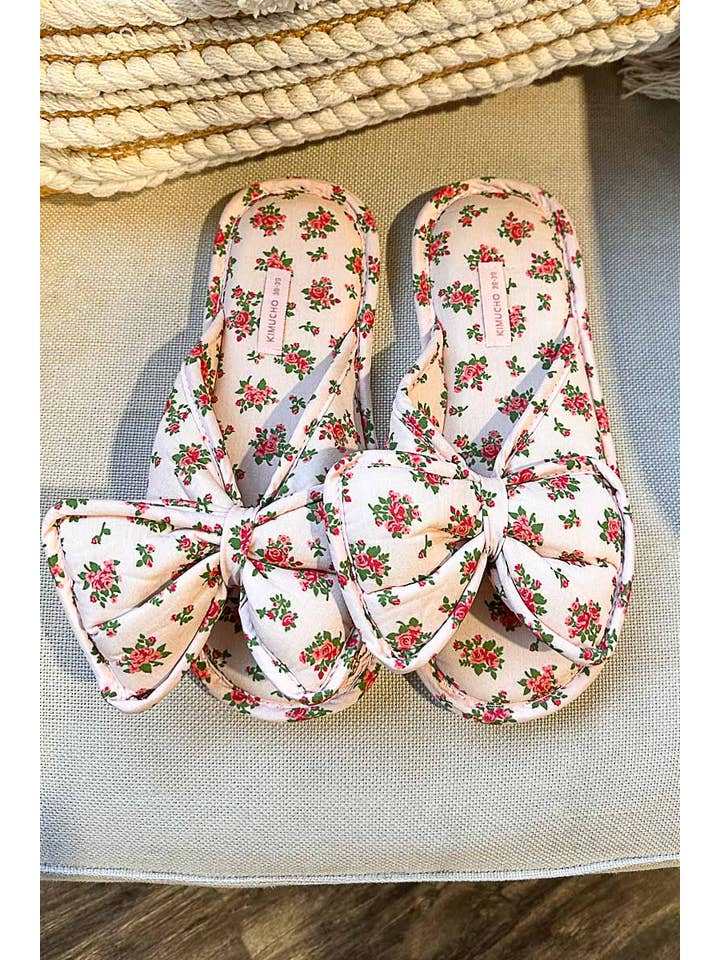 Pol Clothing - Wholesale Slippers - Women's - Floral patterns cozy indoor slippers
