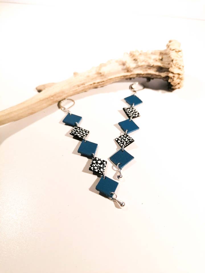 Buckles - MISA - Cracked leather - Blue for wholesale by De fil en vadrouille