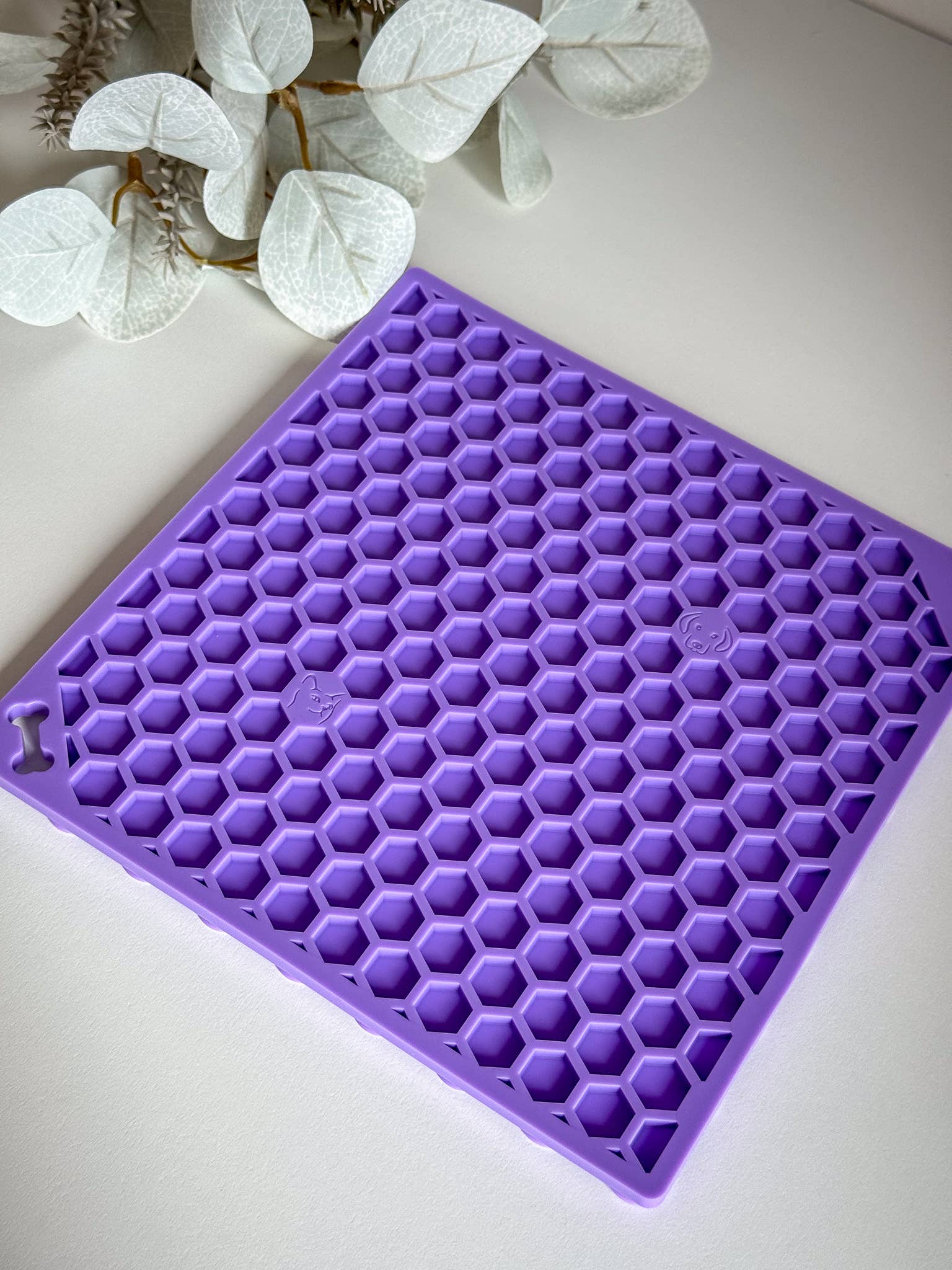 Doggotique - Wholesale Pet Food Mat - Dog - Honeycomb Lick Mat for Dogs and Cats4