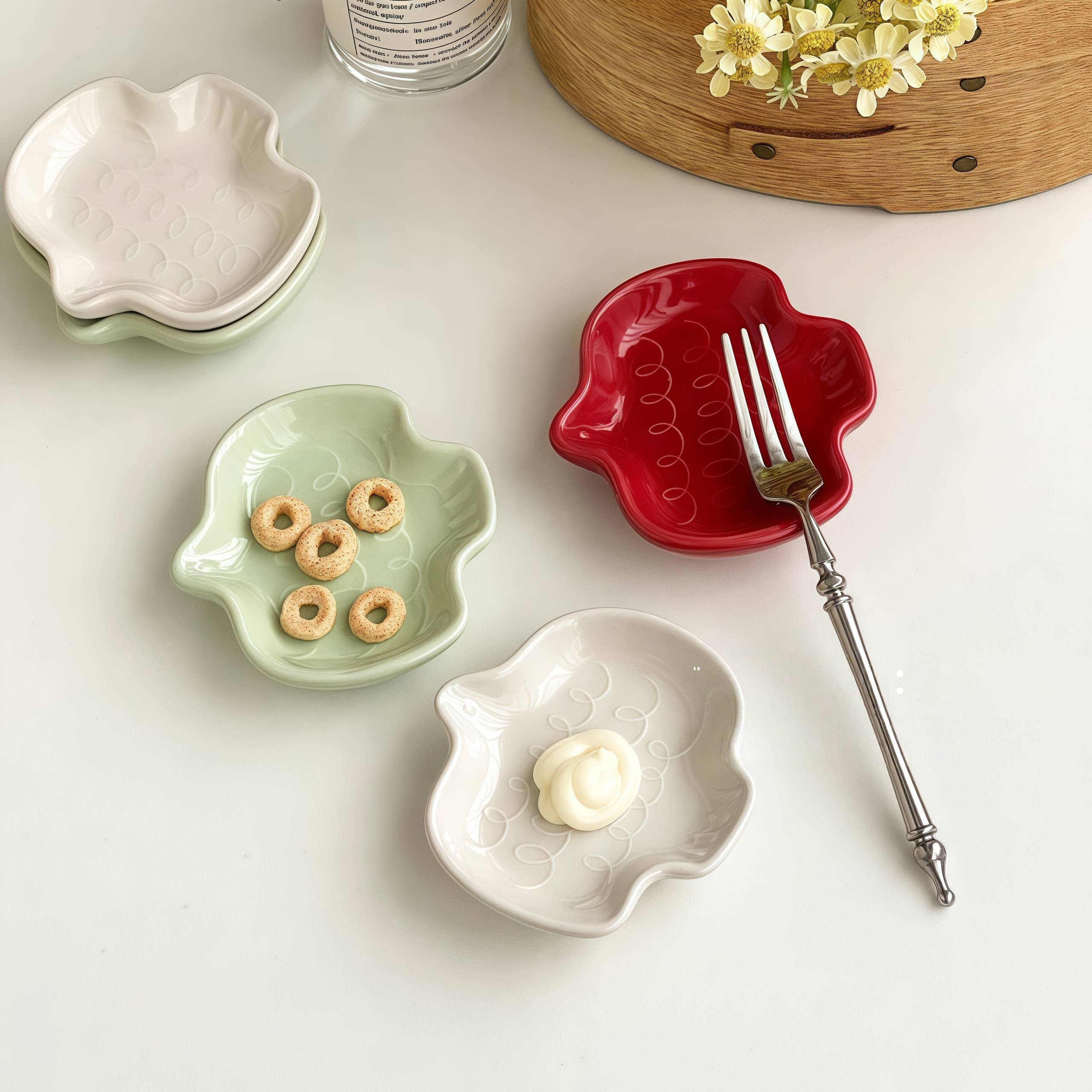 Otterware - Wholesale Condiment/Dip Bowl - Aesthetic Bird Ceramic Dipping Dish (White/Green/Red)7