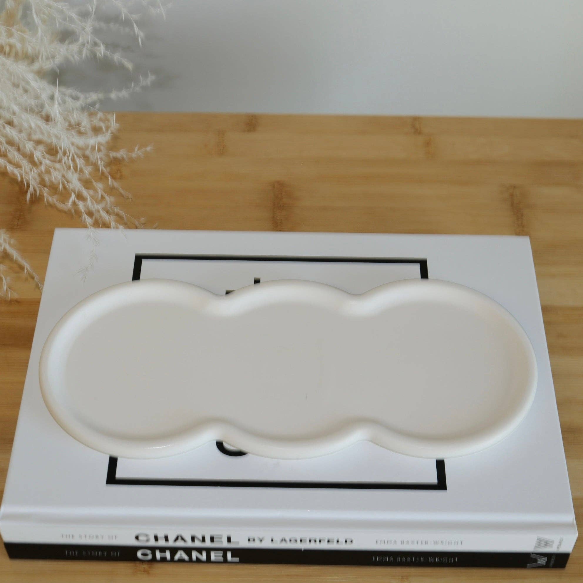 ByUwaz - Wholesale Decorative Tray - Large Wavy Tray Jesmonite Tray1